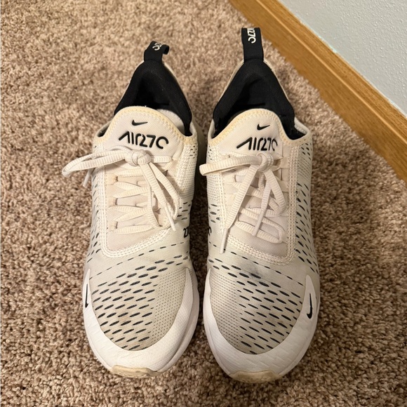 Nike Air Max 270 - Picture 2 of 5